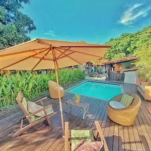 Gambá Nomads House Estalagem